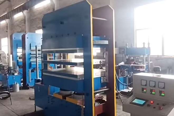 Rubber vulcanizer press