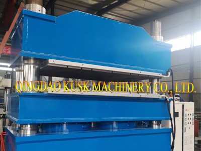 Rubber curing press